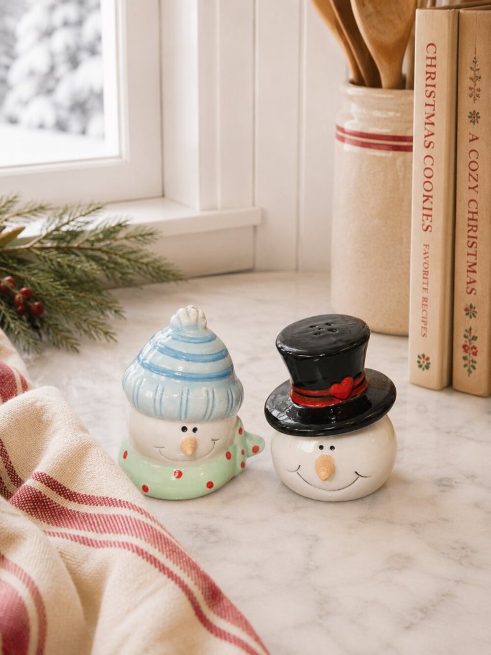 Kathryn Beich Snowman Salt & Pepper Shakers Ceramic 4"